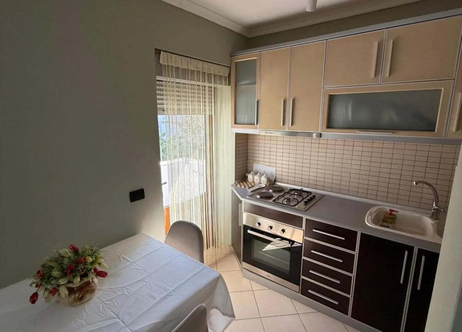 Armando'S Guesthouse Pogradec Appartamento